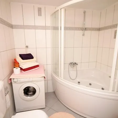 Apartman By The Sea - 6666 *