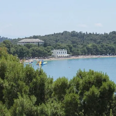 Apartment By The Sea - 6666 *