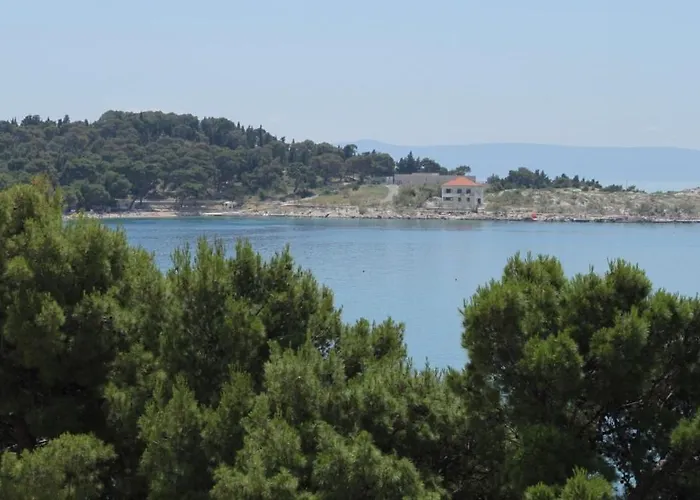 Apartment By The Sea - 6666 *