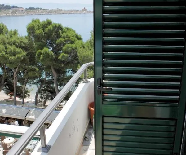 By The Sea - 6666 Apartment